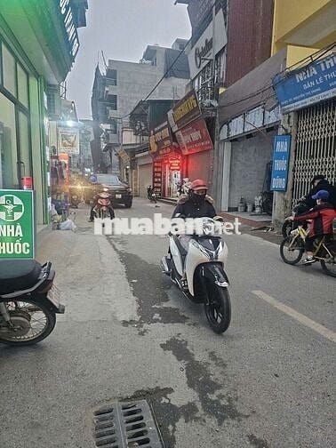 SIÊU PHẨM PHẠM VĂN ĐỒNG - GẦN PHỐ - FULL NỘI THẤT - KHÁCH ĐẾN Ở NGAY