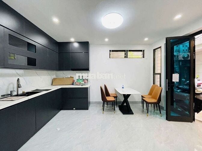 Chính chủ gửi bán, Yên Hòa, 30m2, 5 tầng, mặt tiền 4m, giá 7,75 tỷ