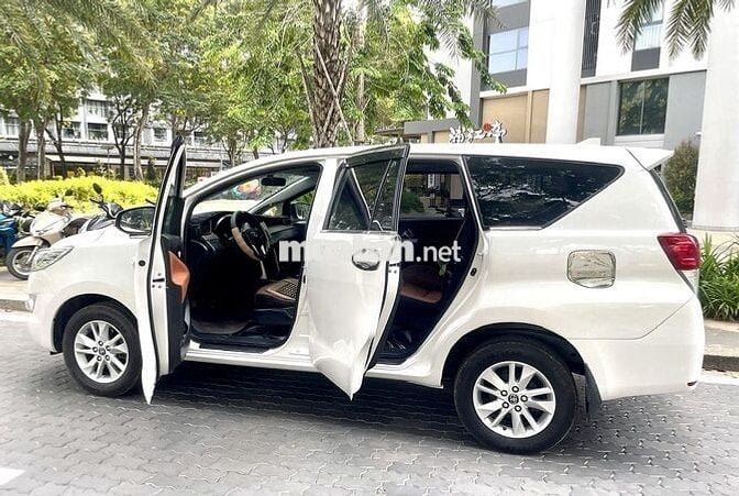 Bán INNOVA 2019 2.0E chính chủ xe gia đình: 405TR
