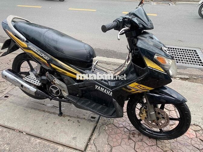 xe novo 3 đen vàng