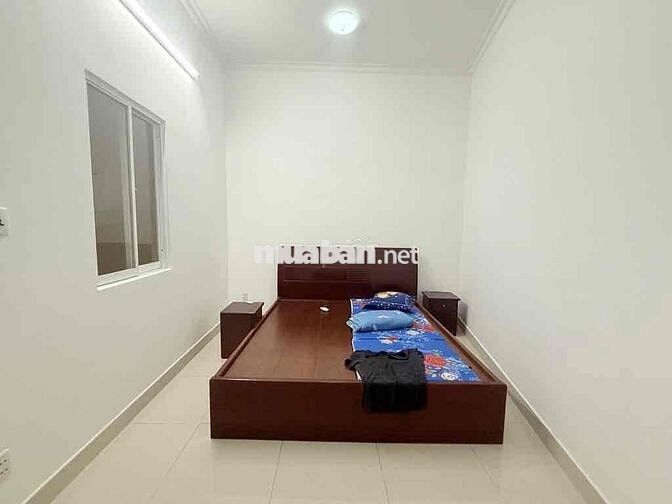 Nhà Hẻm Xe Hơi - Ngay Ngã Tư Hàng Xanh- Khu Dân Trí
