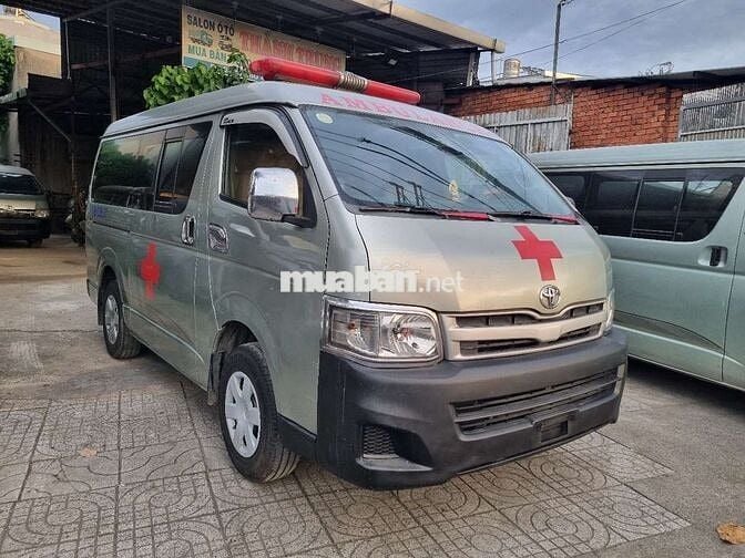 TOYOTA HIACE AMBULANCE 2011 DẦU