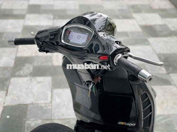Vespa GTS 300 HPE Super Tech