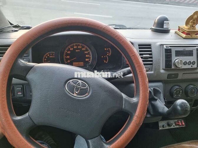 TOYOTA HIACE AMBULANCE 2011 DẦU