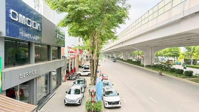 Bán nhà đất mặt đường Phạm Văn Đồng, Hà Nội. 780m2 mặt tiền 20m LÔ GÓC