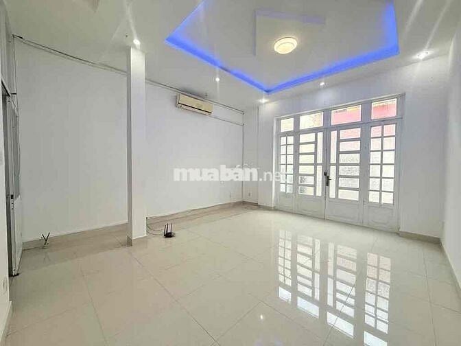 Nhà Hẻm Xe Hơi - Ngay Ngã Tư Hàng Xanh- Khu Dân Trí