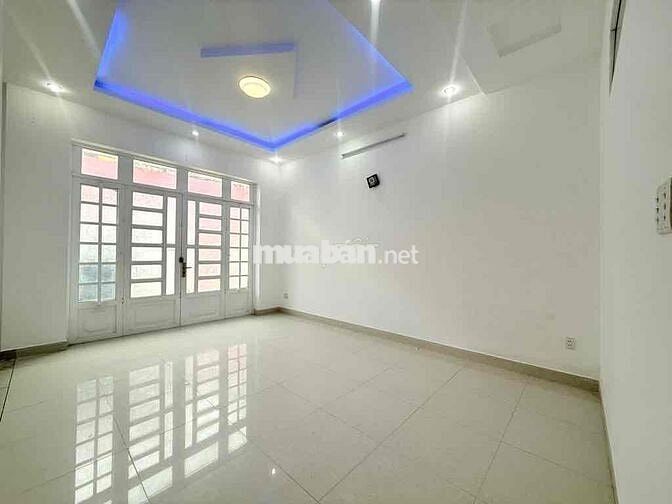 Nhà Hẻm Xe Hơi - Ngay Ngã Tư Hàng Xanh- Khu Dân Trí