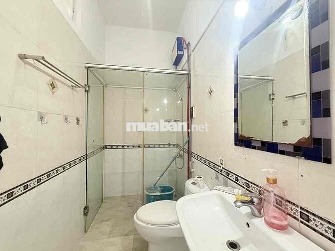 Nhà Hẻm Xe Hơi - Ngay Ngã Tư Hàng Xanh- Khu Dân Trí