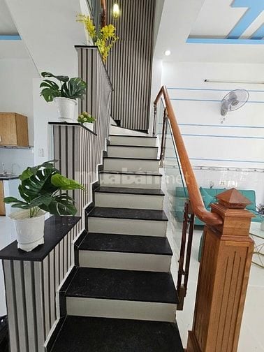 Cần bán nhà gấp ngang 3.5mx010m 1 trệt 1 lầu (chính chủ đang ở)