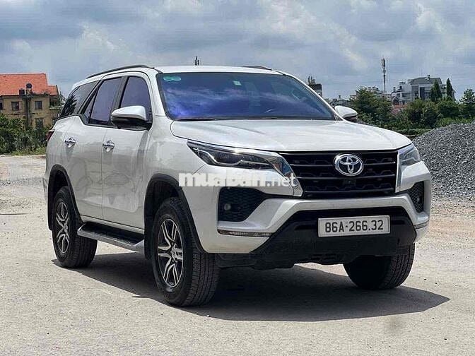 Toyota Fortuner 2023 2.4L 4x2 AT - 68000 km