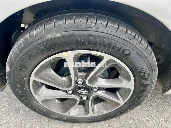 i10 Hatchback 1.2MT full ODO 21.000km NHƯ MỚI