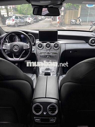 Mercedes Benz C Class 2017 C300 AMG - 95000 km