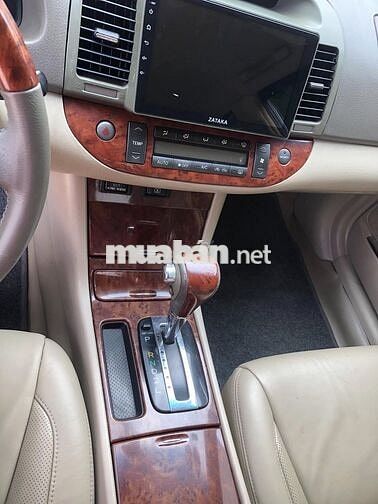 Toyota Camry 3.0V model 2004 màu đen cọp