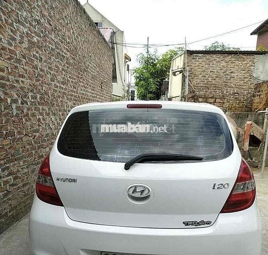 Hyundai i20 2011 1.4 AT - 149000 km
