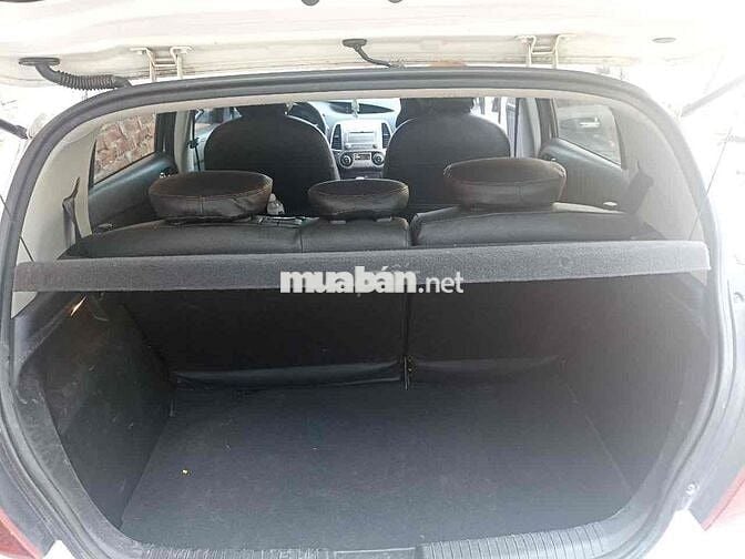 Hyundai i20 2011 1.4 AT - 149000 km
