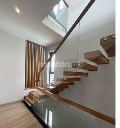 NHÀ ĐẸP SỔ VUÔNG VỨC ĐƯỜNG NGUYỄN NGỌC LỘC QUẬN 10 7TY350/88,8M2 - SHR