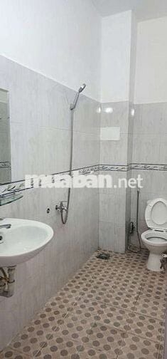 Cho thuê nhà tx 25 q12 dt 100m 3p ngủ giá 9tr
