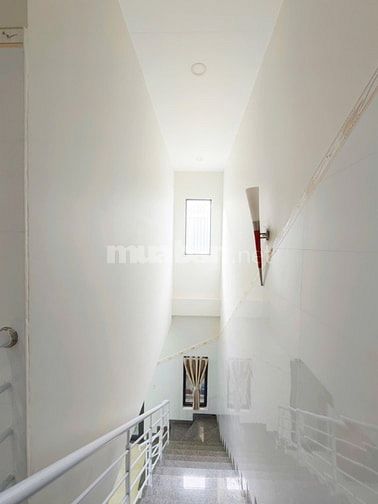 CHỊ HƯƠNG TIẾC LẮM NHƯNG VẪN PHẢI BÁN CĂN NHÀ Ở TÂN PHÚ CHUNG CỦ CHI G