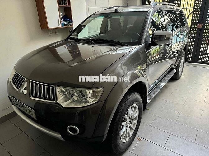 Mitsubishi Pajero Sport máy dầu số tự động