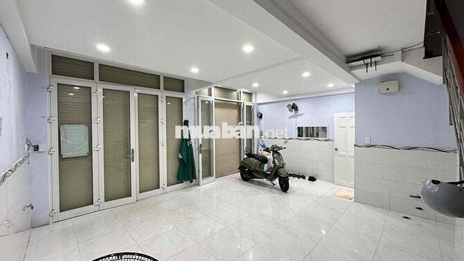 Mặt bằng kinh doanh ngay chợ Tân Sơn Nhất