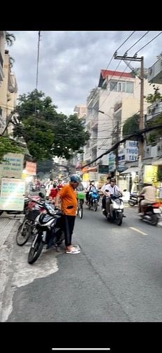 NHÀ Mặttiền lớn,90m2 NQB, p13,Tân Bình, 9 triệu,cần sang, đông dân