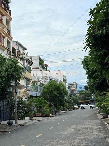 Hàng hiếm-Bán lô đất đg 26 KDC TÊN LỬA-7mx20m hướng đông gần AEON 15,5