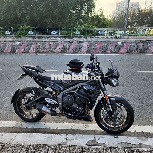 Street Triple còn cực mới đẹp, đồ zin đủ
