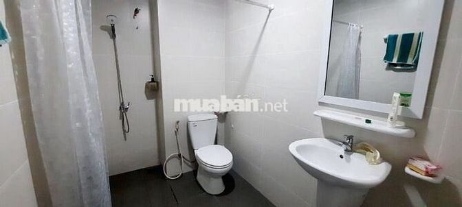 C.Chủ cho thuê cc Warterpoint 1PN nội thất đầy đủ, view hồ bơi