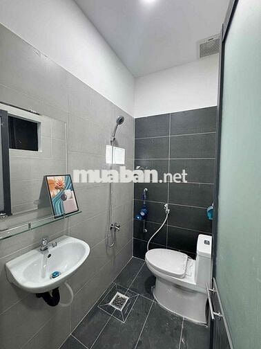 CHO THUÊ CĂN STUDIO BAN CÔNG NGAY LÀNG ĐH