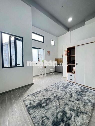CHO THUÊ CĂN STUDIO BAN CÔNG NGAY LÀNG ĐH