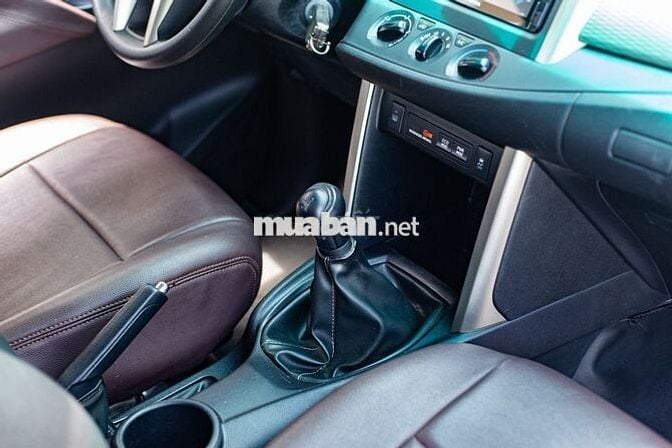 Toyota Innova E 2.0 MT 2024 - 55000 km