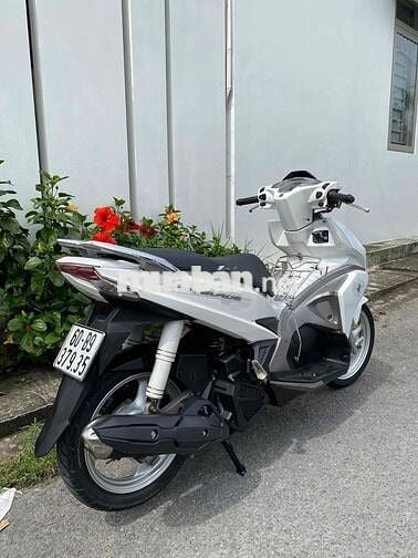 CẦN BÁN AIRBLADE 2016 TRẮNG NHƯ HÌNH