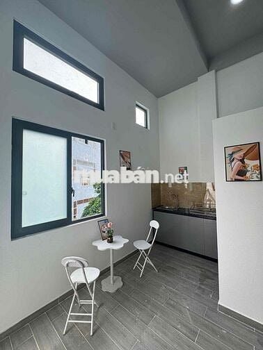 CHO THUÊ CĂN STUDIO BAN CÔNG NGAY LÀNG ĐH