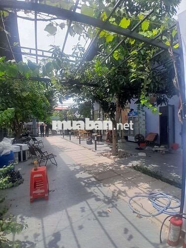 Cho thuê mặt bằng 500m2 setu sẳn quán cafe mặt tiền gần trường học