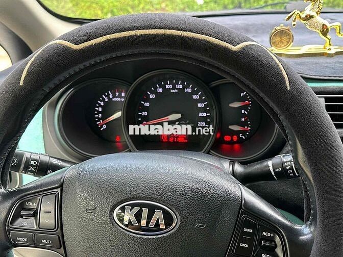 Kia Rio 2016 1.4 AT Sedan - 120000 km