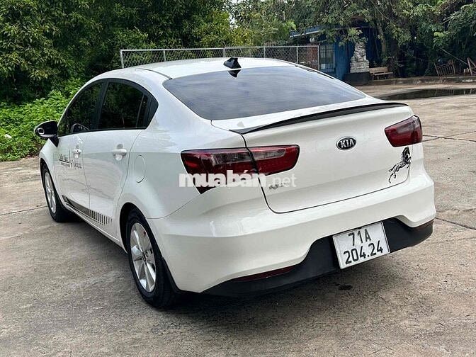 Kia Rio 2016 1.4 AT Sedan - 120000 km