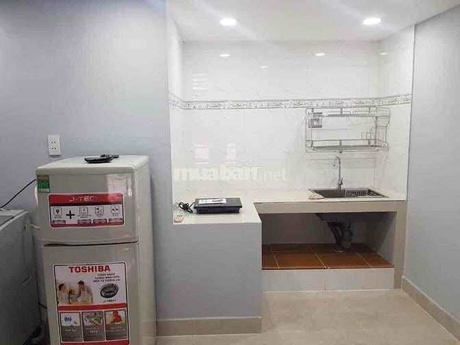 Phòng trọ cao cấp đầy đủ tiện nghi mặt tiền đường Trần Hưng Đạo Quận 5