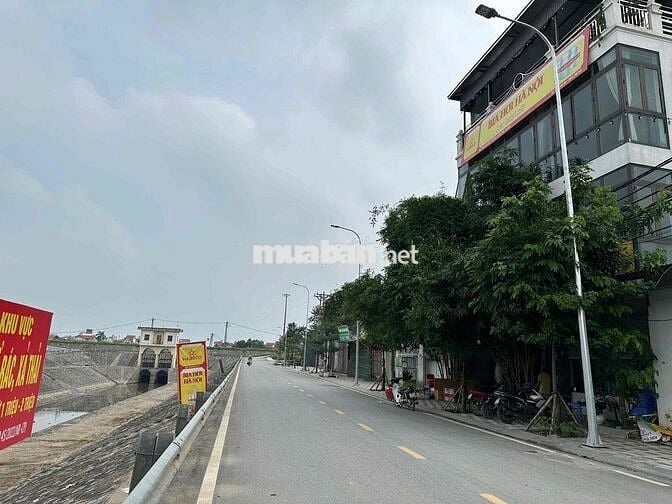 SÁT THÀNH PHỐ THÔNG MINH-OTO NGỦ TRONG NHÀ-VÀI BƯỚC CHÂN RA TRỤC CHINH
