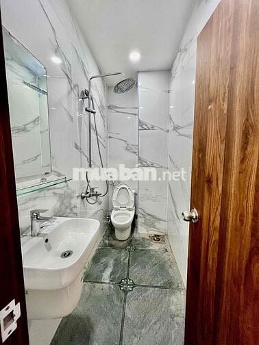NHÀ PHỐ MỚI XÂY 100% 1Trệt, 1LỬNG,3LẦU, 5PN, 5WC 1/ Tô Ngọc Vân Q12
