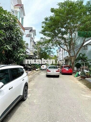 NHÀ 2 LẦU ĐÚC - KDC MIỀM NAM - GIÁP KDC HƯNG PHÚ