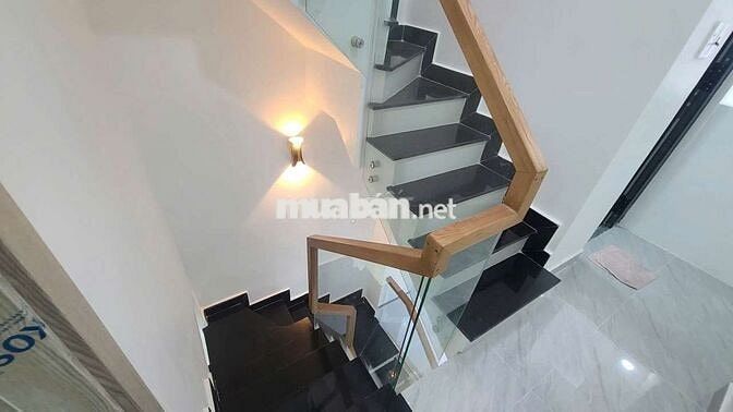 Bán nhà hẻm rộng 4m đường Âu Dương Lân P3 Q8