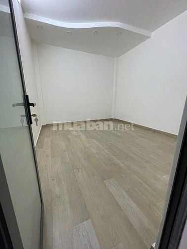 Cho thuê nhà Mặt Tiền 449B Hai Bà Trưng Quận 3