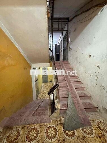 bán nhà tập thể phố Vĩnh Tuy gần trường đại học kinh công 120m 4 ngủ T