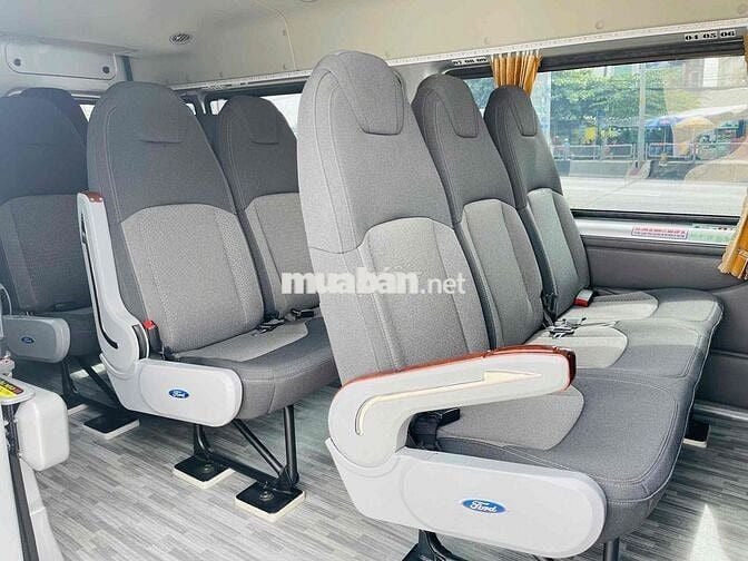 Ford Transit 2024 - 16900 km chất xe như mới