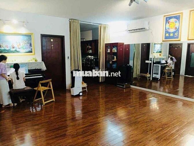 Bán nhà chung cư Phố Minh Khai nhà đẹp 3 ngủ ở ngay  100m T20 giá 8.3