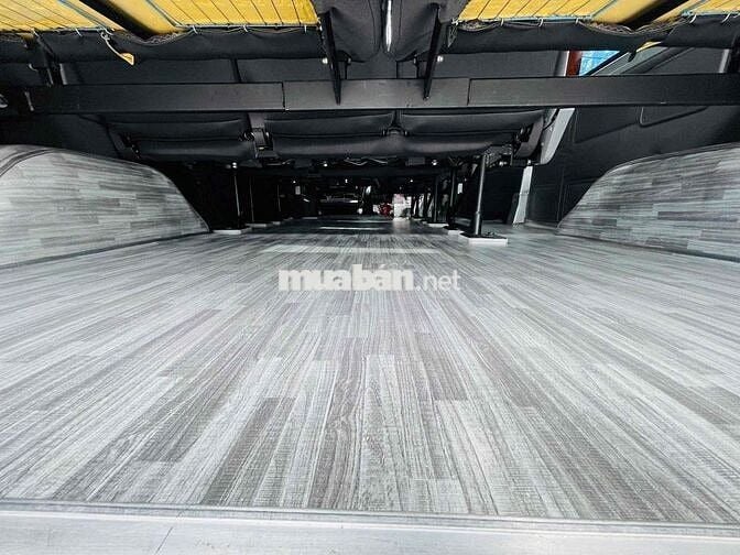 Ford Transit 2024 - 16900 km chất xe như mới
