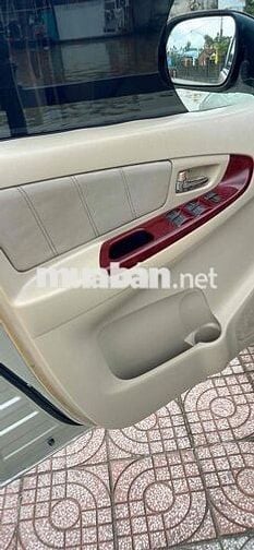 Toyota Innova 2006 G - 180000 km