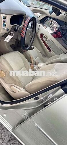 Toyota Innova 2006 G - 180000 km