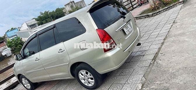 Toyota Innova 2006 G - 180000 km