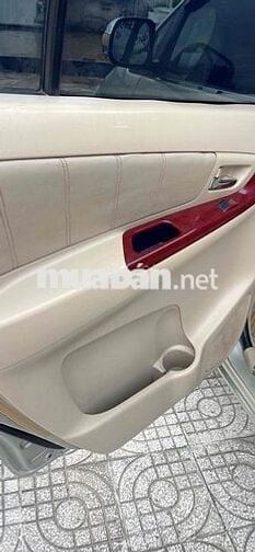 Toyota Innova 2006 G - 180000 km
